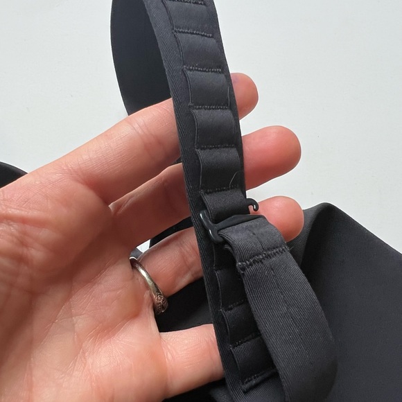 Lululemon Booby Bracer Full Support Adjustable Sports Bra - 38DD Black - Picture 5 of 6